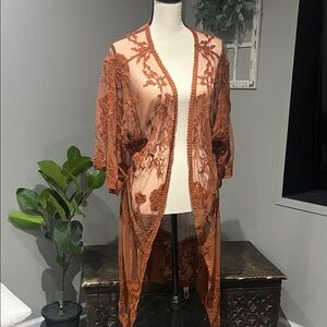 Chic Lace Kimono in Warm Rust